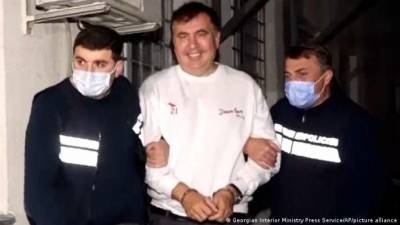 Саакашвили объявил голодовку, а президент Грузии прокомментировала возможность его помилования