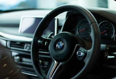 Приставы арестовали премиальный BMW Х6 у должника из Новосибирска