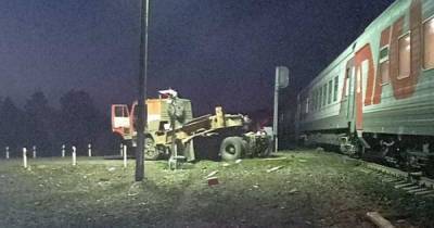 Пассажирский поезд столкнулся с грузовиком под Пензой
