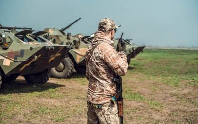 Сутки на Донбассе: 14 обстрелов, ранены два бойца