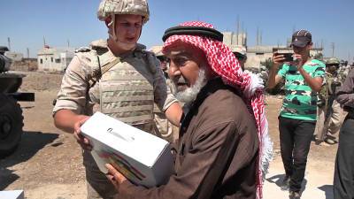 Российские военные доставили гуманитарную помощь жителям отдалённой сирийской провинции