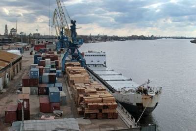 Астраханские морские порты почти вдвое увеличили грузооборот