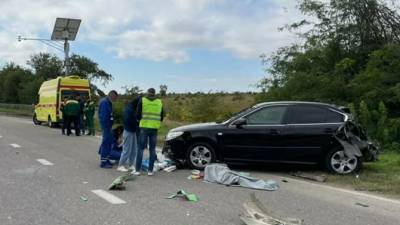 Смертельное ДТП в Крыму — пенсионерку сбил автомобиль, в который врезался грузовик