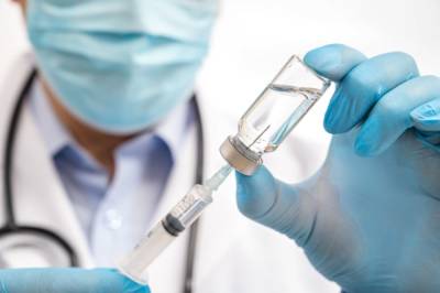 Иммунолог: третья доза повышает эффективность вакцин от ковида