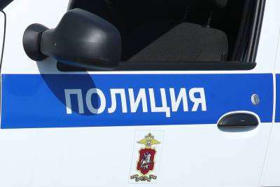 Пьяный мужчина угрожал разбить голову ребёнку во дворе в Екатеринбурге