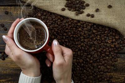 Кофе может снизить риск тяжелого течения COVID-19 и мира