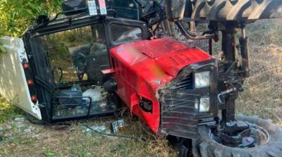 В Одесской области перевернулся трактор, погиб ребенок