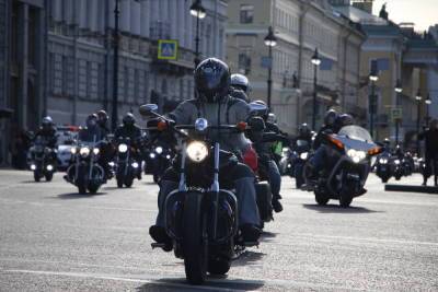 Петербургские мотоциклисты закрывают сезон своими силами