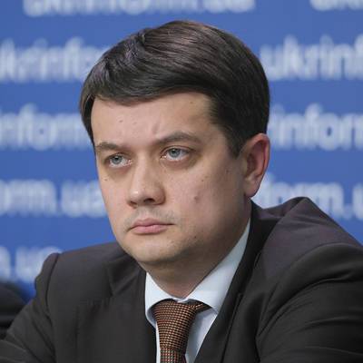 Украинские депутаты фракции "Слуга народа" собрали подписи за отставку Разумкова