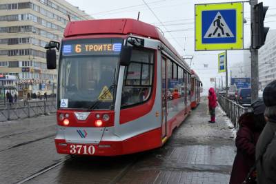 Водитель трамвая сбил мужчину в Красногвардейском районе Петербурга