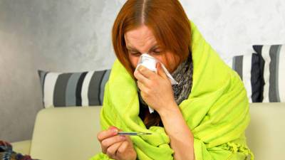 Британские ученые назвали семь главных отличий COVID-19 от гриппа и простуды