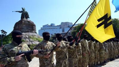 Украинский «Азов» становится лидером международного неонацистского движения