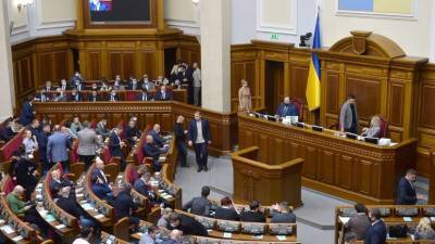 «Начало конца украинской экономики»: почему в Раде обвиняют власти страны в потере рынка поставок газа из РФ в Венгрию