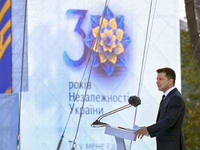 Зеленский заявил, что хочет быть президентом, пока не выполнит все предвыборные обещания