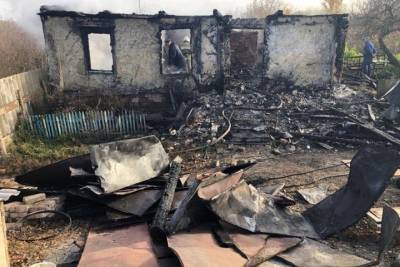 СК изучит обстоятельства гибели при пожаре двух мужчин в Курской области