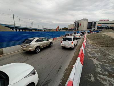 Автоэксперты объяснили пробки на Ипподромской магистрали в Новосибирске