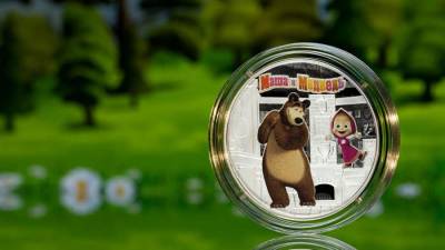 Банк России выпустил монеты с персонажами «Маши и Медведя»