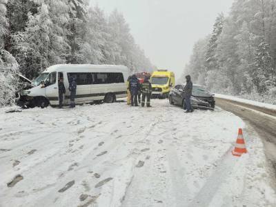 В результате ДТП на трассе Сыктывкар - Корткерос пострадали четыре человека
