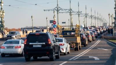 Утром 20 октября в центре Петербурга возникли крупные пробки