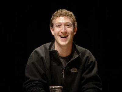Компания Facebook планирует сменить название
