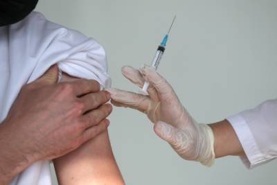 На Ставрополье введут обязательную вакцинацию от коронавируса для ряда категорий