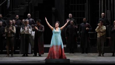Анна Нетребко отменила выступления в Венской опере