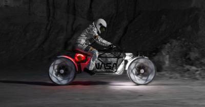 В Германии создали первый лунный мотоцикл - с "невидимой" рамой и суперлегкий (видео)