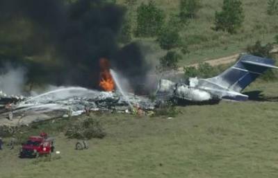Самолет с 21 человеком на борту потерпел крушение в Техасе