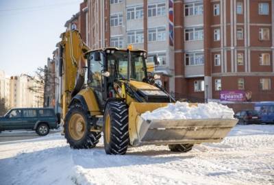 Города Ямала завалило снегом. Коммунальщики выгнали на уборку технику