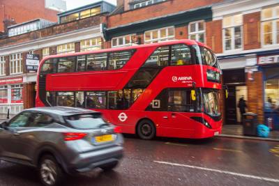 Неизвестный напал с ножом на пассажиров автобуса в Лондоне