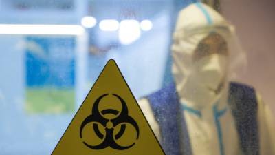 Суточный максимум смертей от коронавируса в России обновился в тринадцатый раз за октябрь
