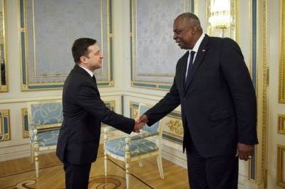 Зеленский поблагодарил главу Минобороны США Остина за визит в Киев и за постоянную поддержку Украины