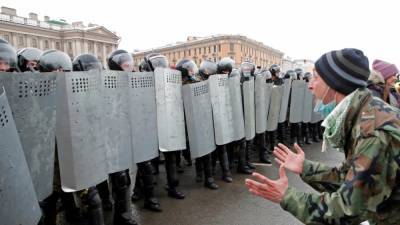 "Левада-центр": 60% россиян не чувствуют себя под защитой закона