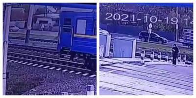 Юную девушку сбил поезд на переезде под Харьковом: видео момента