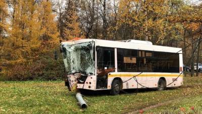 Два человека пострадали в ДТП с автобусом в Южном Бутово