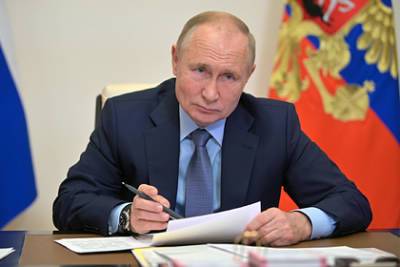 Путин признал невысоким уровень вакцинации в России