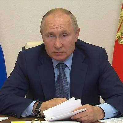 Путин поддержал предложение о нерабочих днях в РФ с 30 октября по 7 ноября