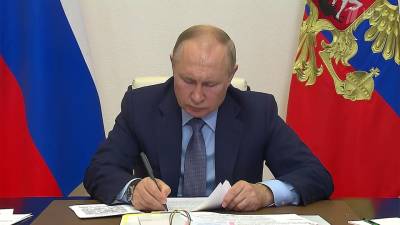Владимир Путин согласился с предложением ввести в стране нерабочие дни с 30 октября по 7 ноября