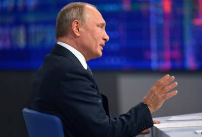 Путин заявил, что лучше вакцинироваться, чем переболеть коронавирусом