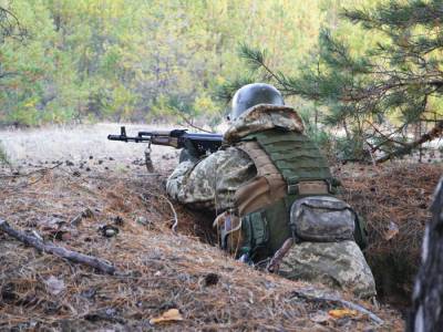 Боевики на Донбассе открыли огонь из запрещенного Минскими договоренностями вооружения, ранен украинский военный