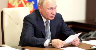 Путин объявил в России нерабочие дни и пожурил невакцинированных