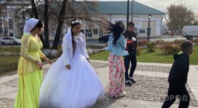 Как играют цыганские свадьбы в Чебоксарах: во сколько выходят замуж, что принято дарить и почему не ходят в ЗАГС