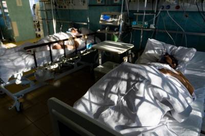 «На реанимацию такой нагрузки не было никогда»: что происходит во время четвёртой волны в красной зоне ковидного госпиталя Новосибирска