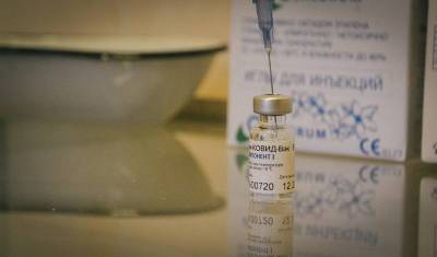 «После полного цикла испытаний»: вирусолог об условии вакцинации подростков