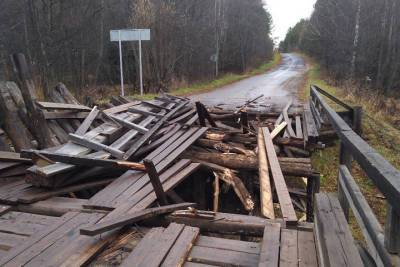 В Нижегородской области частично разрушен деревянный мост