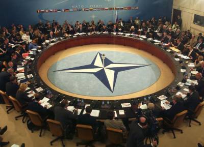 Опасный ход: почему НАТО пошло на разрыв отношений с Россией