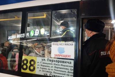В Воронеже начались усиленные проверки масочного режима в общественном транспорте