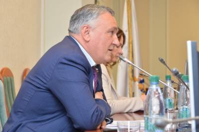 Василий Суханов: «Увеличение темпов жилищного строительства требует очень серьезного законодательного обеспечения»