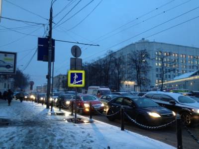 Из-за первого снега Москва встала в 9-балльных пробках