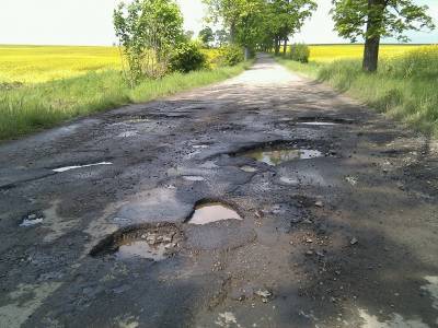 После вмешательства прокуратуры в селе в Смоленской области отремонтировали дорогу